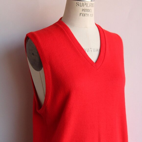 Vintage 1950s Sweater Vest, Martson's Red Orlon V Neck, Size Medium - Picture 4 of 10